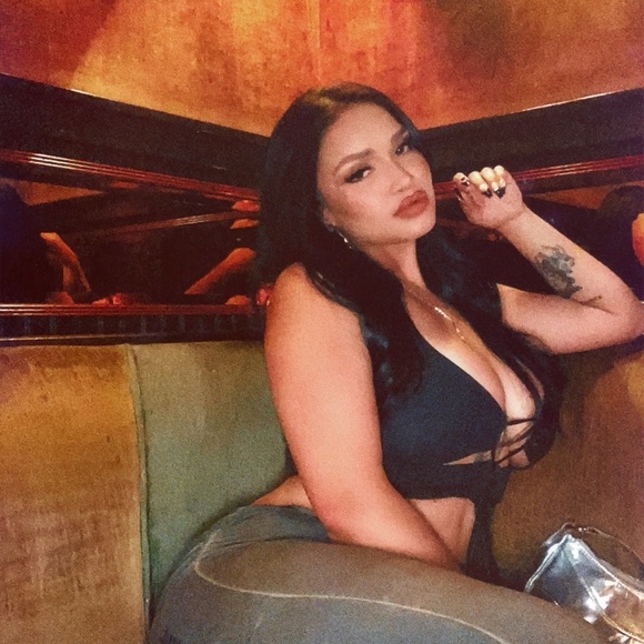 Meet your seller! 😄❤️👋 - Picture 13 of 13